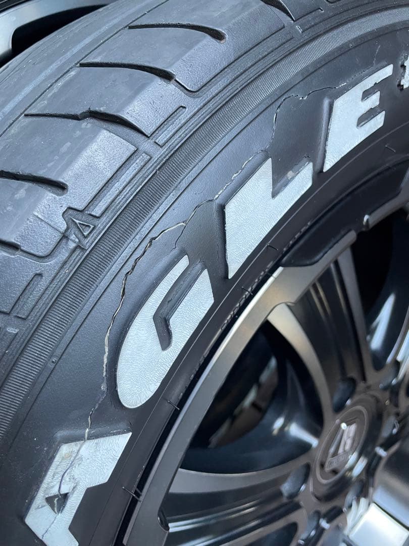 ハイエース　FLEXオリジナルカラー　バルベロ　17インチ