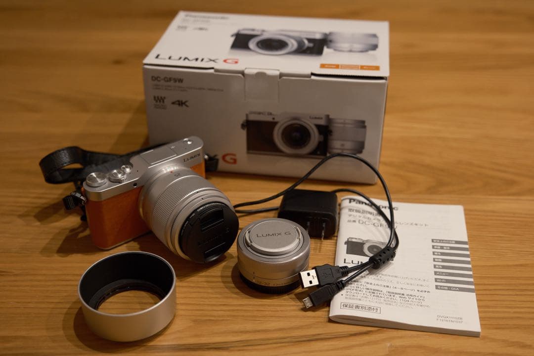 LUMIX ミラーレス一眼 シルバー/オレンジ