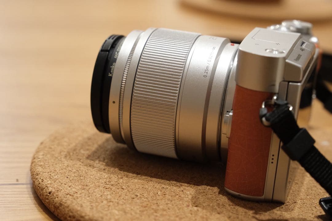 LUMIX ミラーレス一眼 シルバー/オレンジ