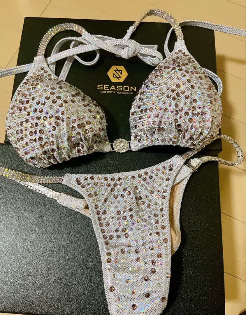 シーズンビキニ　キラキラビキニ　コンテストビキニ