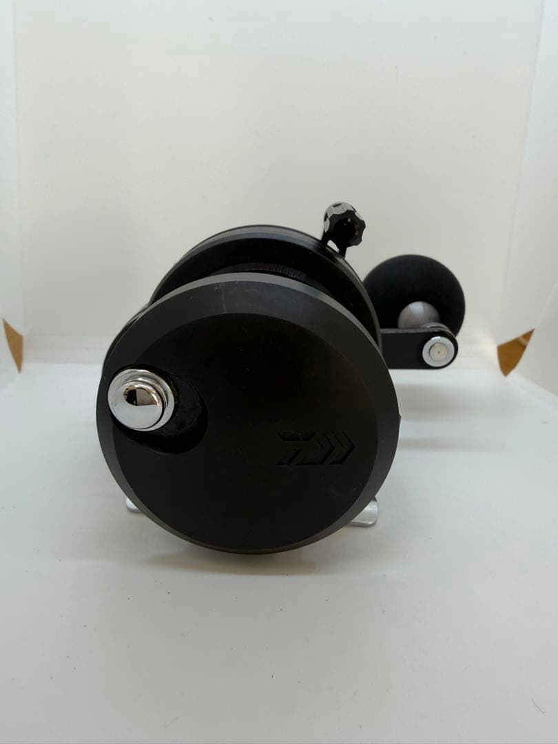 CATALINA 15H ベイトリール 中型 黒