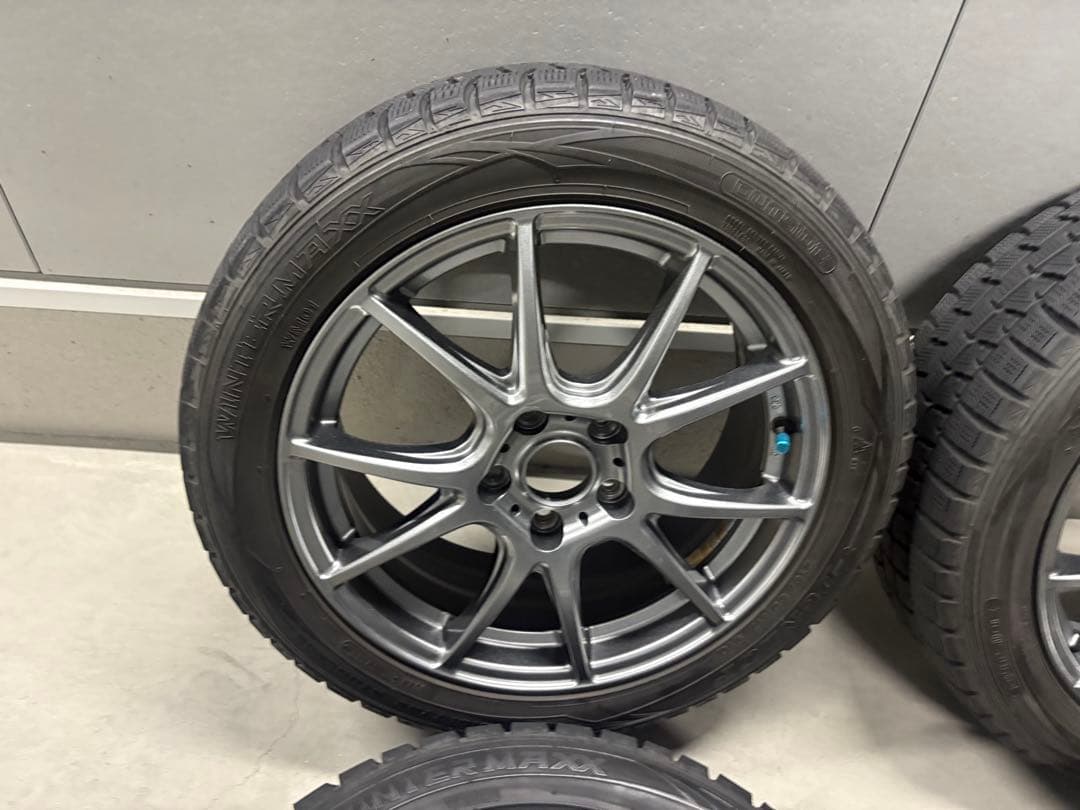 あ　215/50R17 pcd114 スタッドレスタイヤ 美品