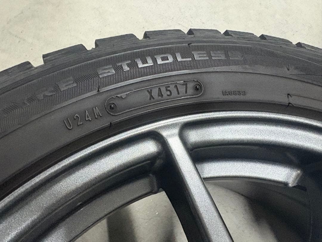 あ　215/50R17 pcd114 スタッドレスタイヤ 美品