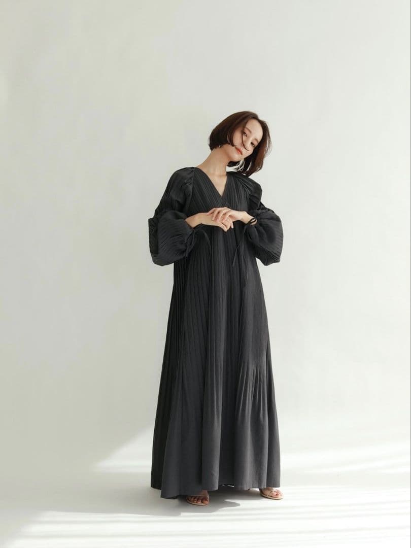 louren プリーツワンピースall pleats volume dress