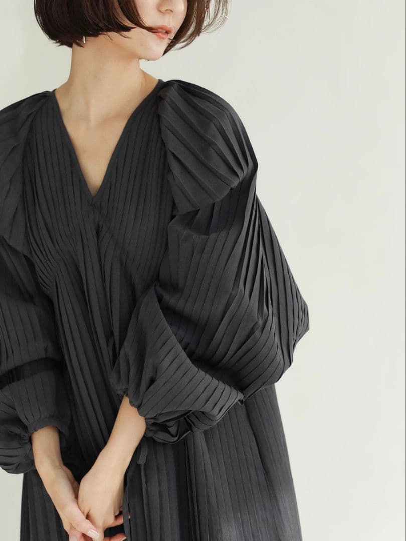 louren プリーツワンピースall pleats volume dress