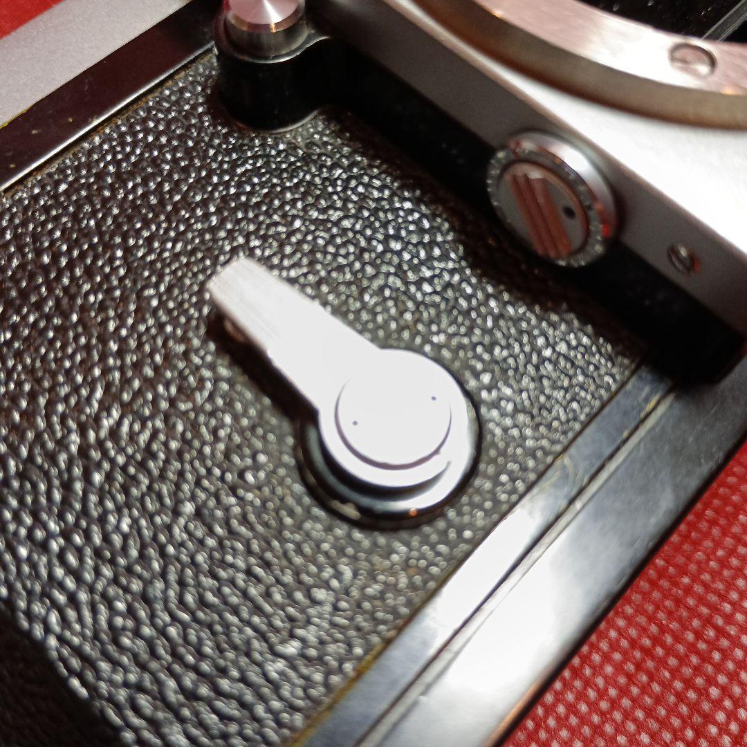 Nikon F 一眼レフカメラ 35mm Nikkorレンズ付き