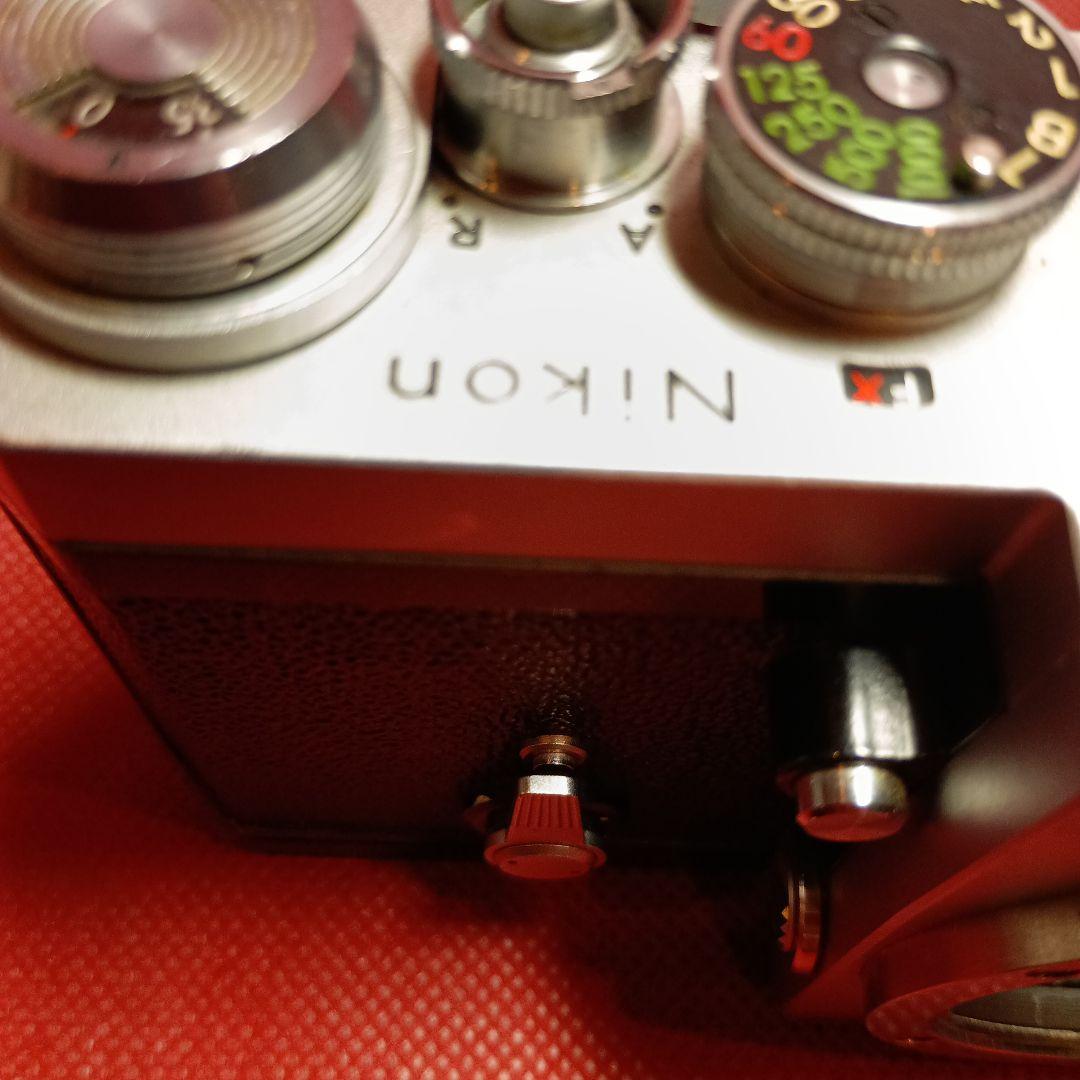 Nikon F 一眼レフカメラ 35mm Nikkorレンズ付き