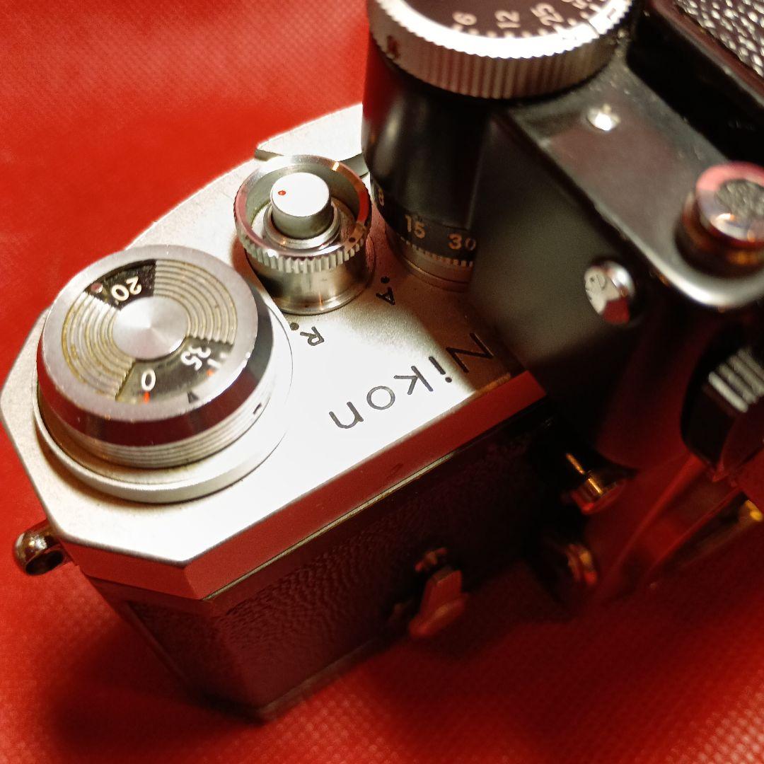 Nikon F 一眼レフカメラ 35mm Nikkorレンズ付き
