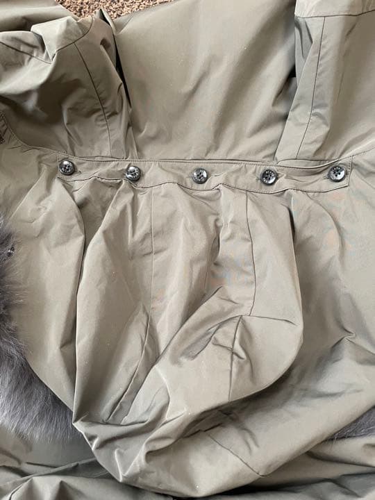 新品タグ付　インナーダウン ファーフード付モッズコート　トレンチコート　カーキ