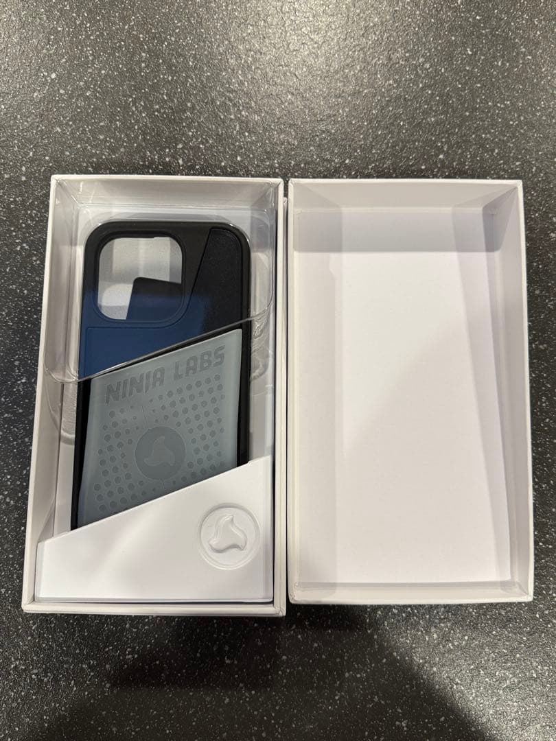 NINJA LABS ケース　ブラックiPhone15pro ninjalabs