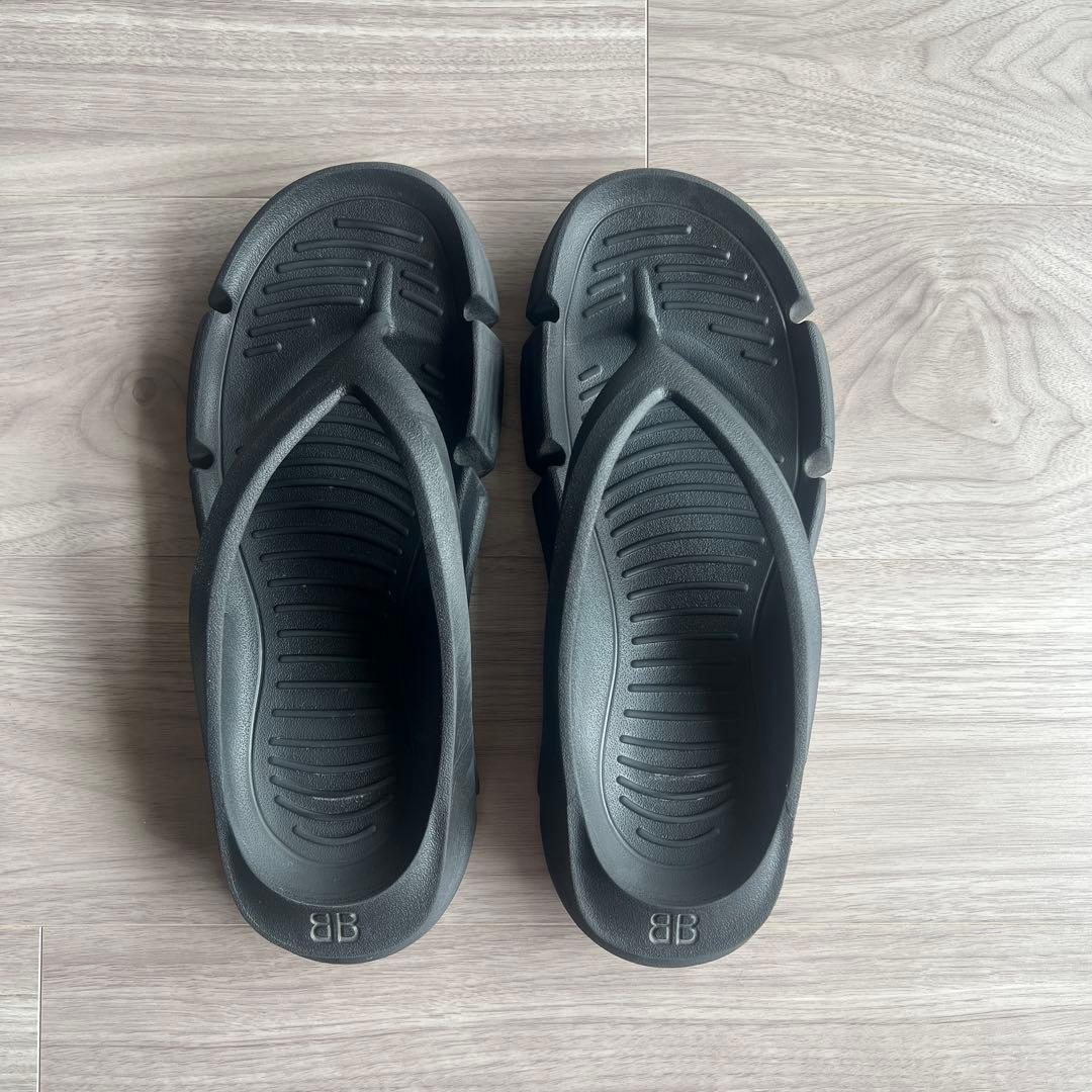靴 Balenciaga Mold Thong Rubber Sandals