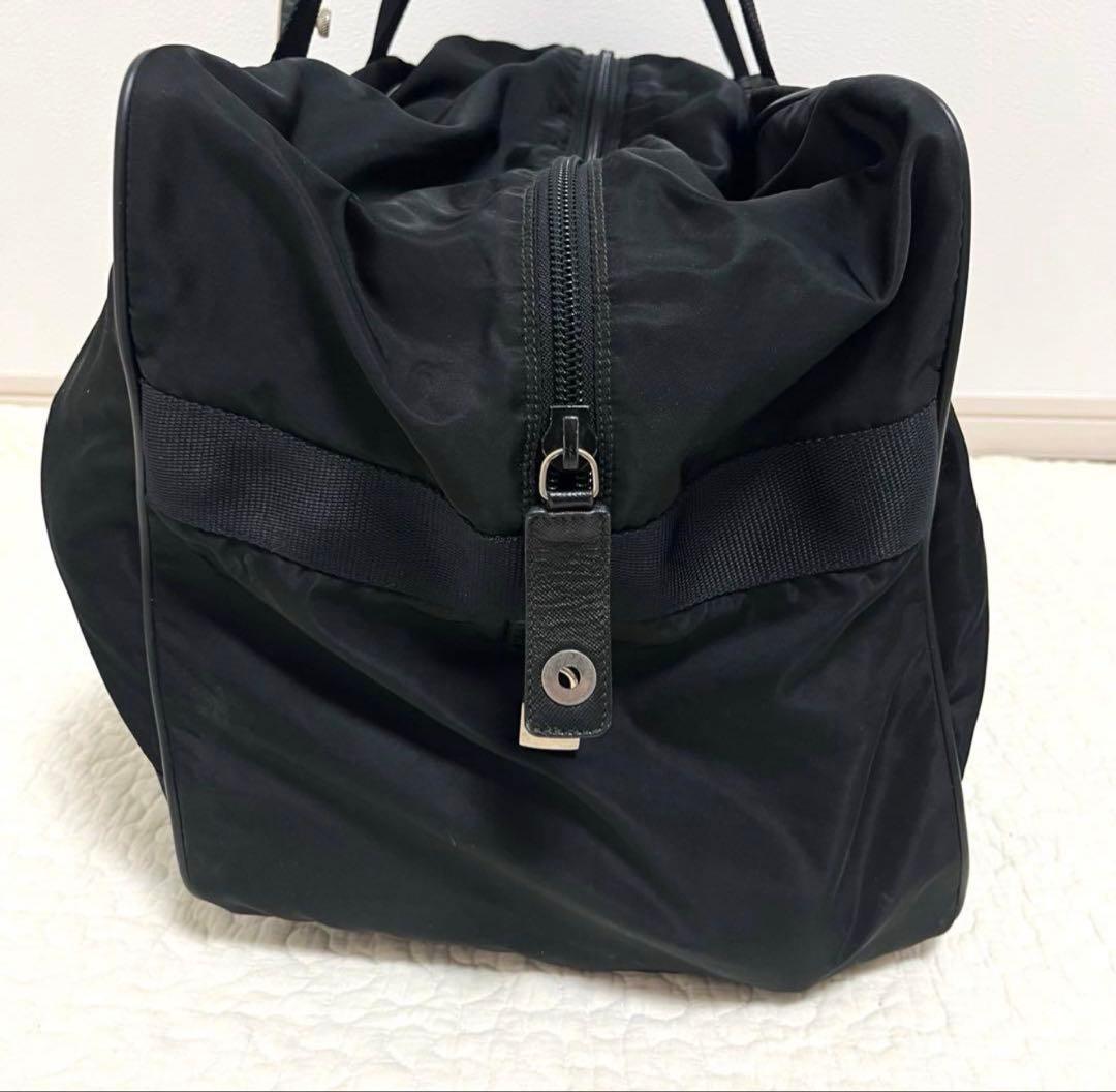 大容量 PRADA ボストンバッグ ブラック 三角ロゴ ナイロン　南京錠