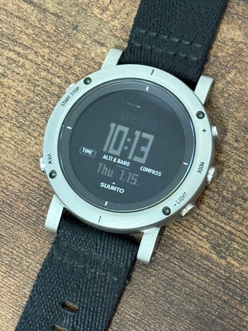 美品 動作確認済 スント SUUNTO エッセンシャル ESSENTIAL