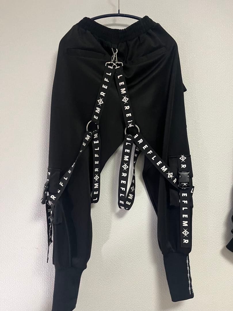 レフレム　RERLEM サスペンダー付きカーゴパンツ