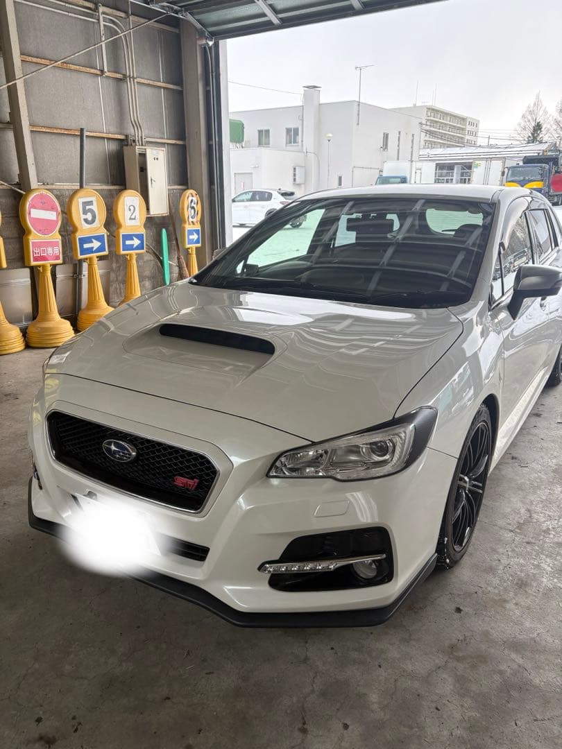 【希少】レヴォーグVM 前期メッシュグリル　stiエンブレム付き