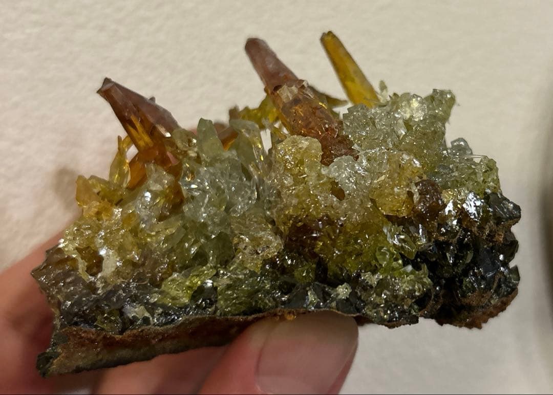 希少色 希少鉱物 ジンカイト 博物館クラス 黄緑色結晶