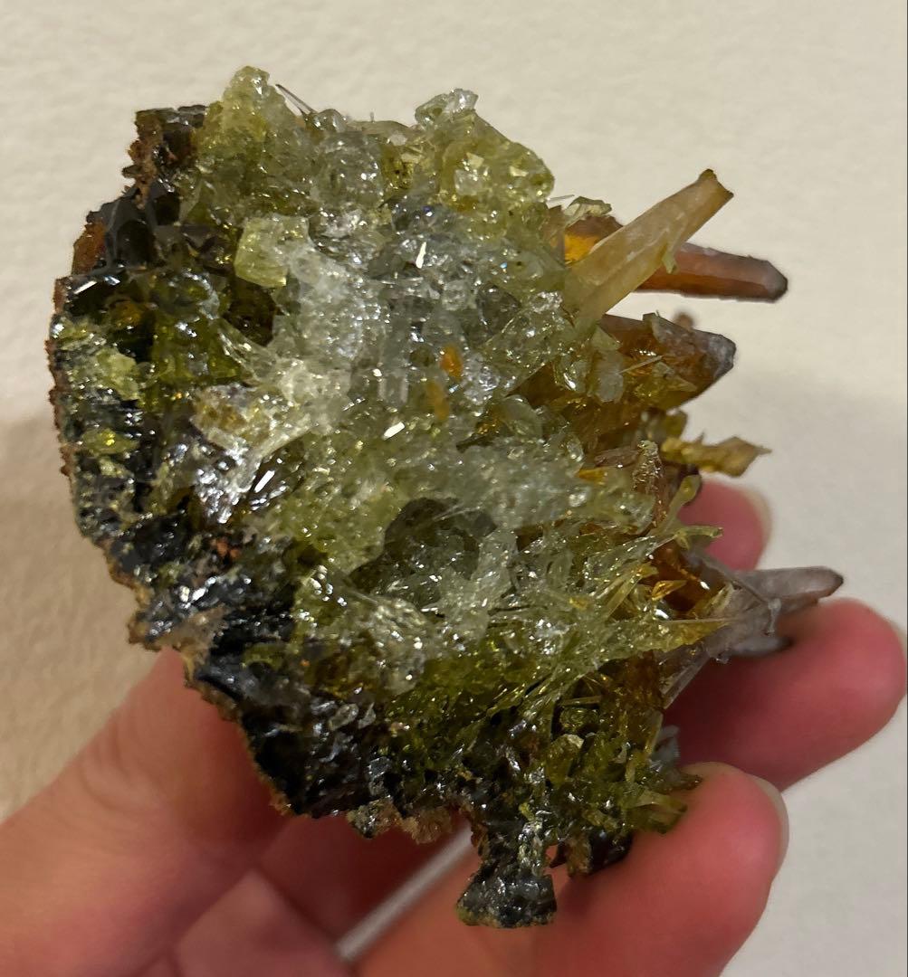 希少色 希少鉱物 ジンカイト 博物館クラス 黄緑色結晶