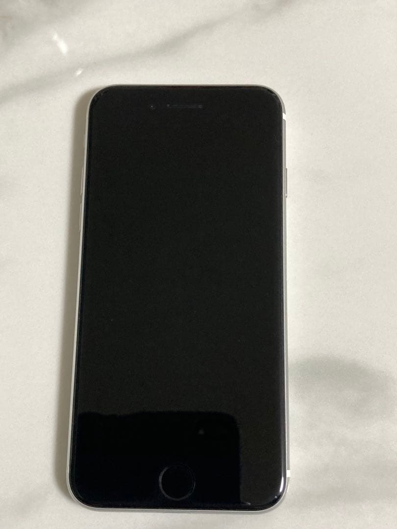 iPhone se2 第二世代64GB ホワイト　中古スマホ