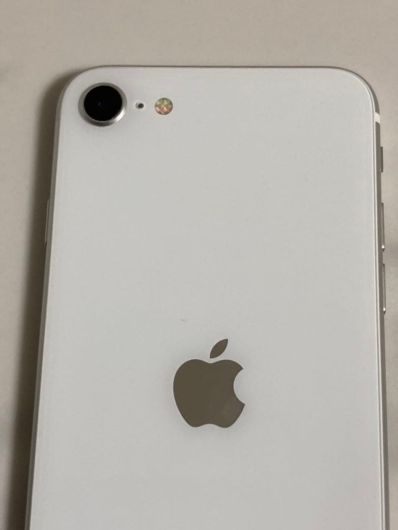 iPhone se2 第二世代64GB ホワイト　中古スマホ