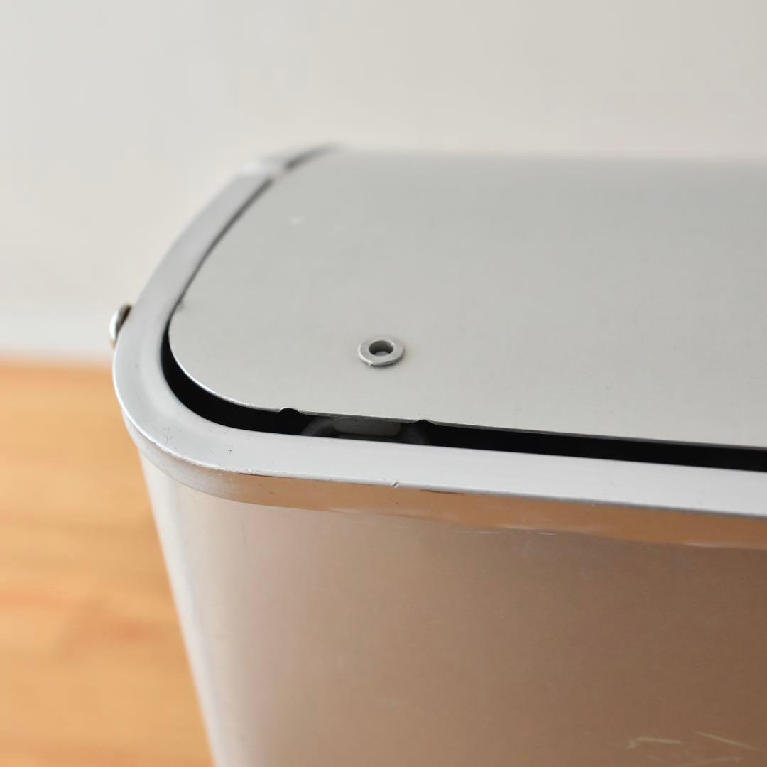 ギリシャ　アルミニウム　Mast ダストボックス