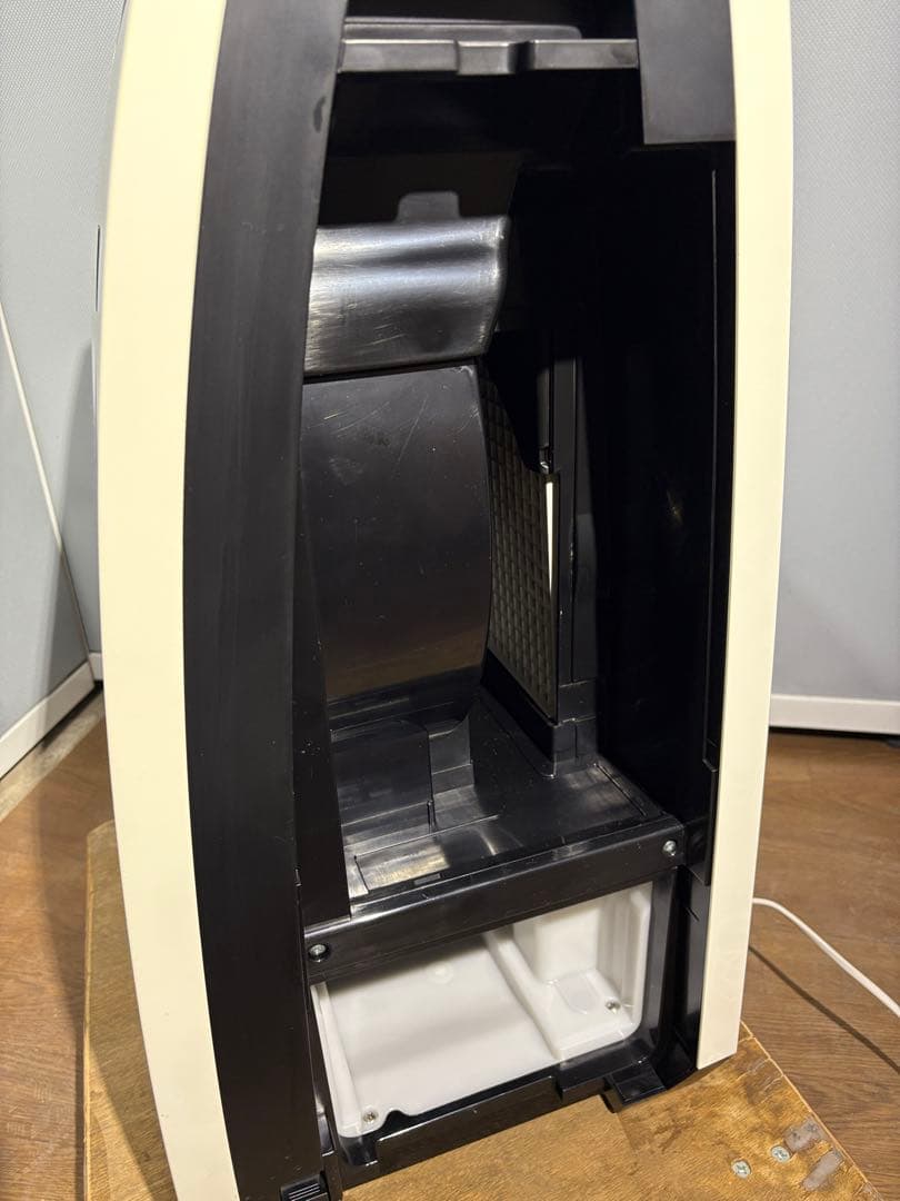 SHARP 除湿加湿空気清浄機 プラズマクラスター　KC--HD70-W