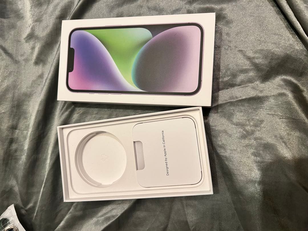 みぃ　Apple iPhone 14 256GB 美品　箱、ケース付き