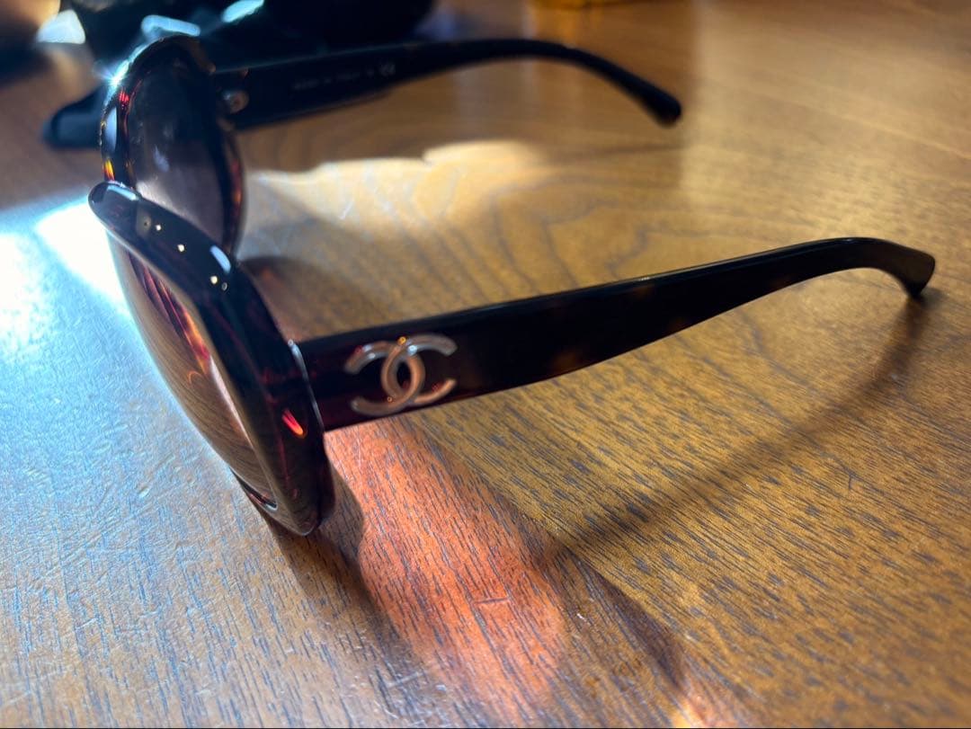 Chanel ブラック サングラス ケース付き