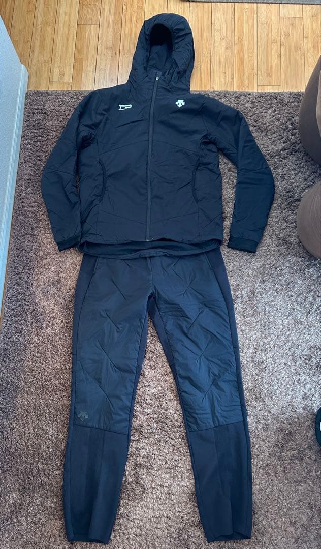 デサント　チームデサント　中綿ミドラーパンツジャケットセット　黒