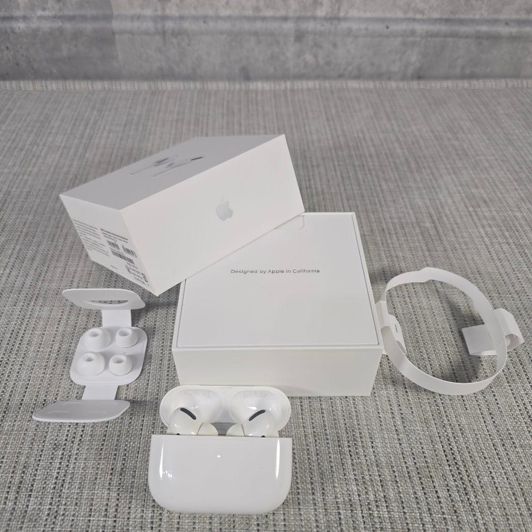 Apple　AirPods　PRO　本体　イヤホン　 ホワイト 充電ケース　箱付