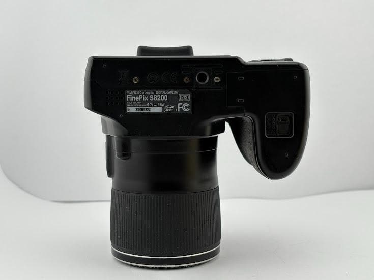 ★極上美品★フジフィルムFUJIFILM Finepix S8200 ブラック