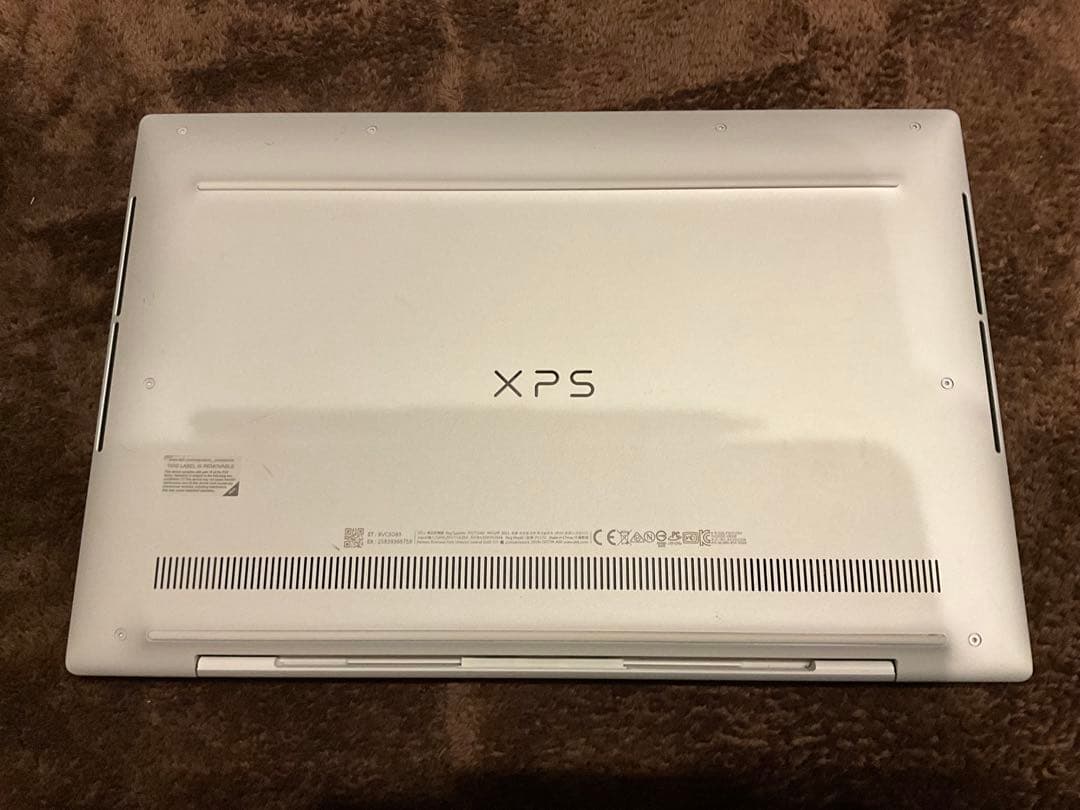 XPS 13 Core i7 1165G7・16GBメモリ・5…