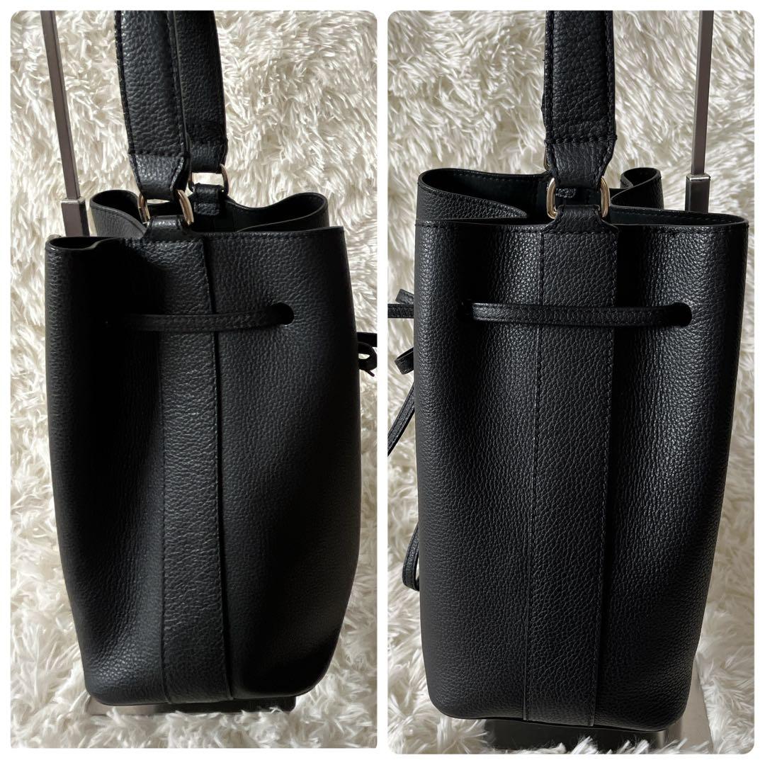 未使用級✨フルラ コスタンザ 巾着バッグ ショルダーストラップ付き レザー 黒