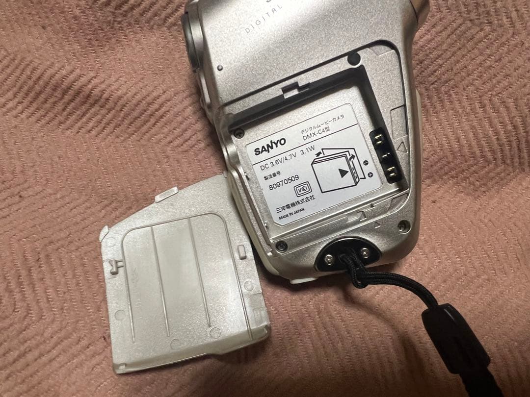 SANYO サンヨー　Xacti デジタルムービーカメラ　DMX-C4