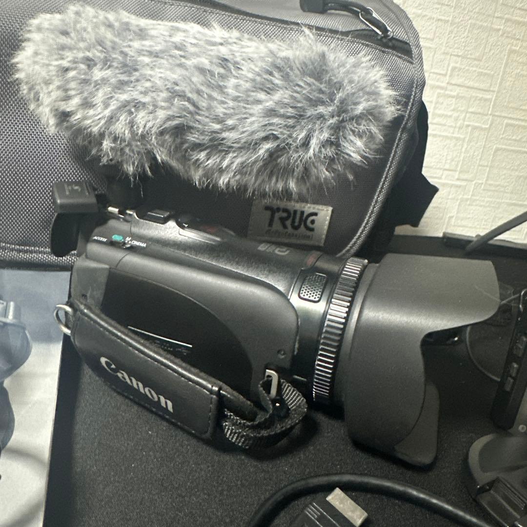 Canon ビデオカメラ本体 ウィンドシールド付き　専用マイクセット　ワイヤレス
