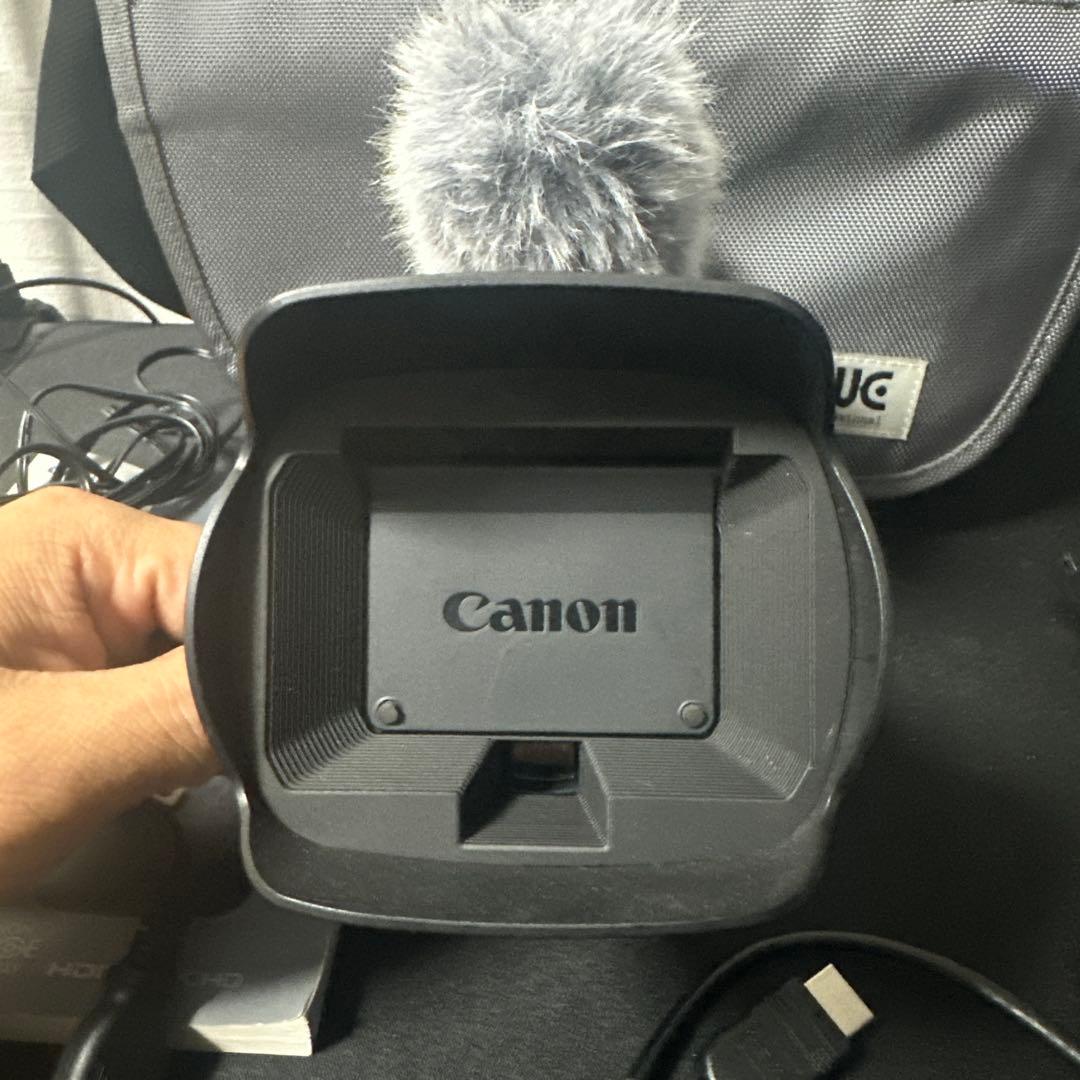 Canon ビデオカメラ本体 ウィンドシールド付き　専用マイクセット　ワイヤレス