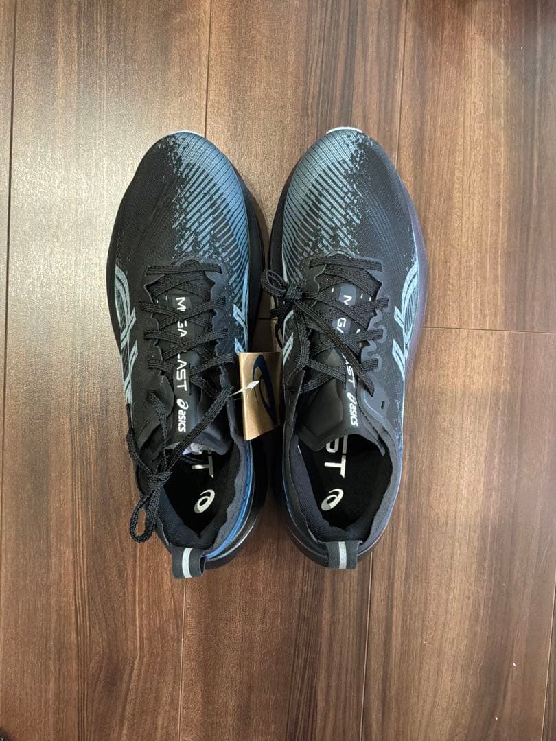 アシックスメガブラスト新品27.5センチ