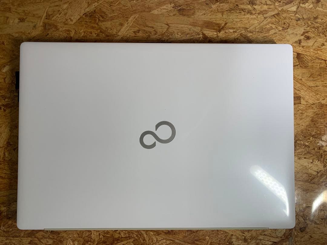 富士通 FMV AH51/E1 プレミアムホワイト