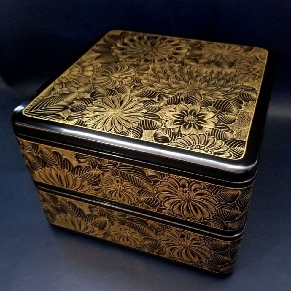 極美品 未使用 輪島塗 布着本堅地 二段重 黒漆 極上菊詰 沈金 蒔絵 重箱②