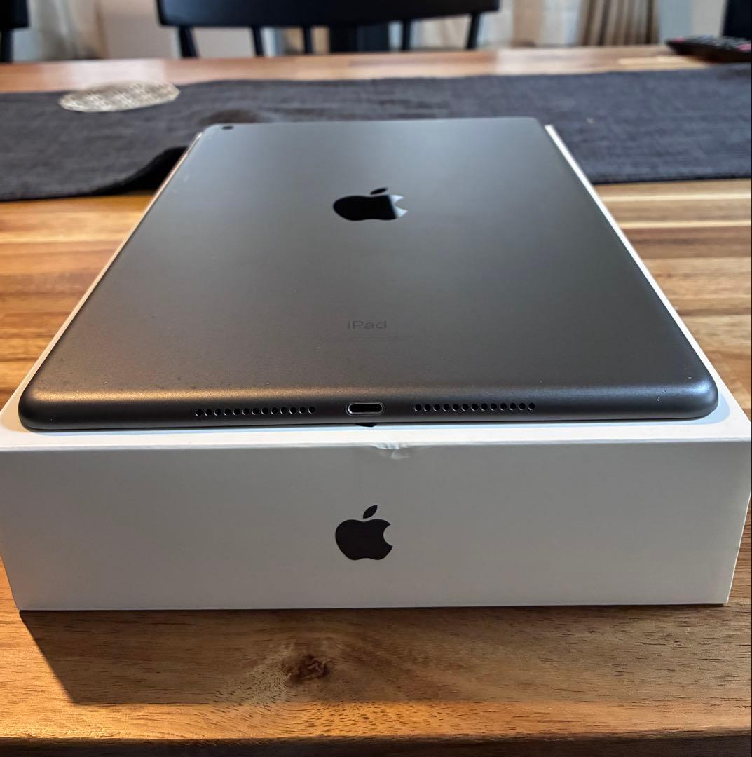 Apple iPad 8世代 スペースグレー 32GB