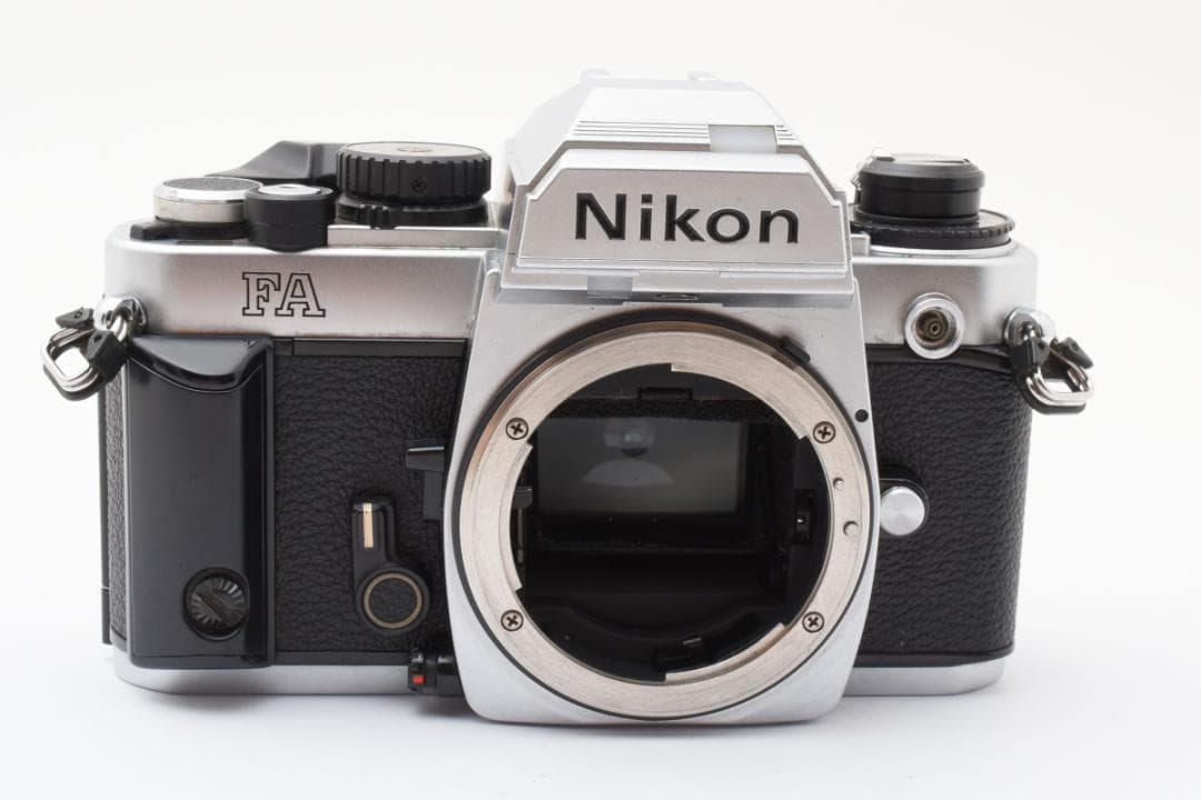 超美品 NIKON FA シルバー 箱付き　説明書付 モルト新品交換済 B204