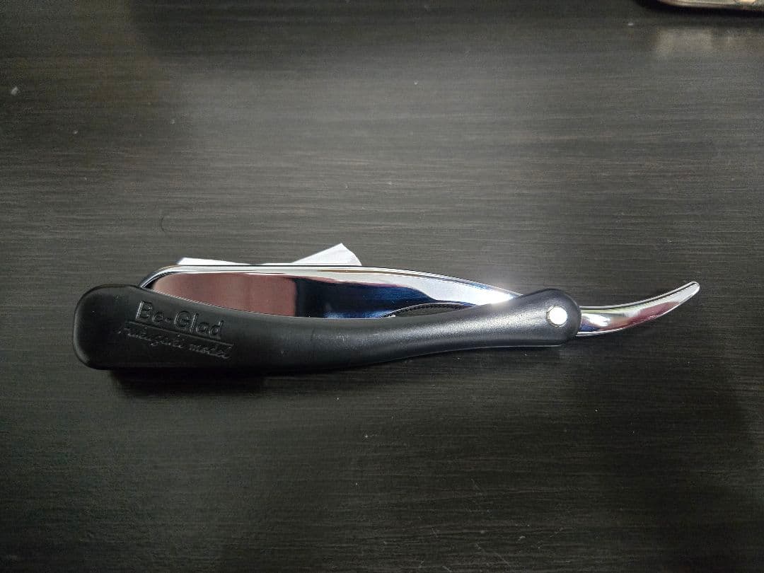 ビーグラッド　レザー　カミソリ　理容