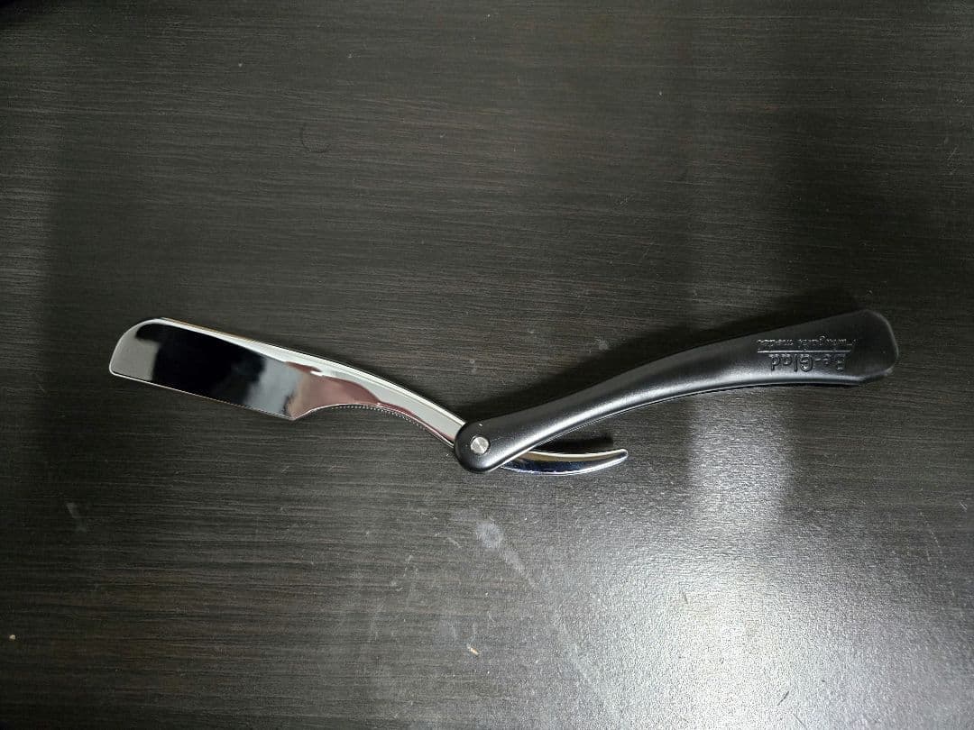 ビーグラッド　レザー　カミソリ　理容