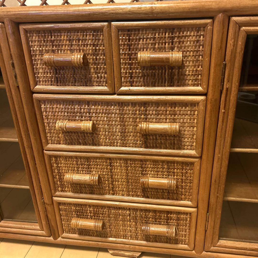 ラタン 籐家具 サイドボードチェスト 4段 ヴィンテージ ガラス扉