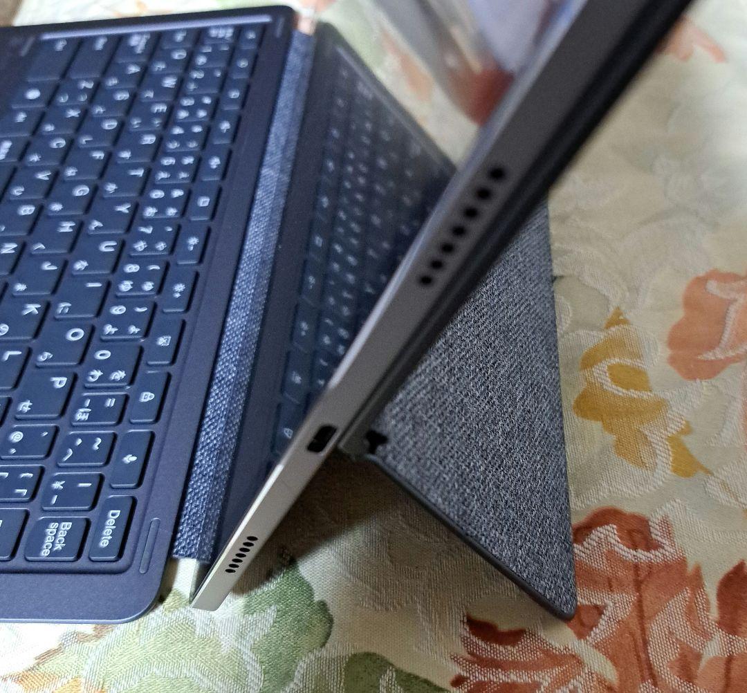 LAVIE PC―T1195BAS 【11.5型】485g （専用カバー付き）