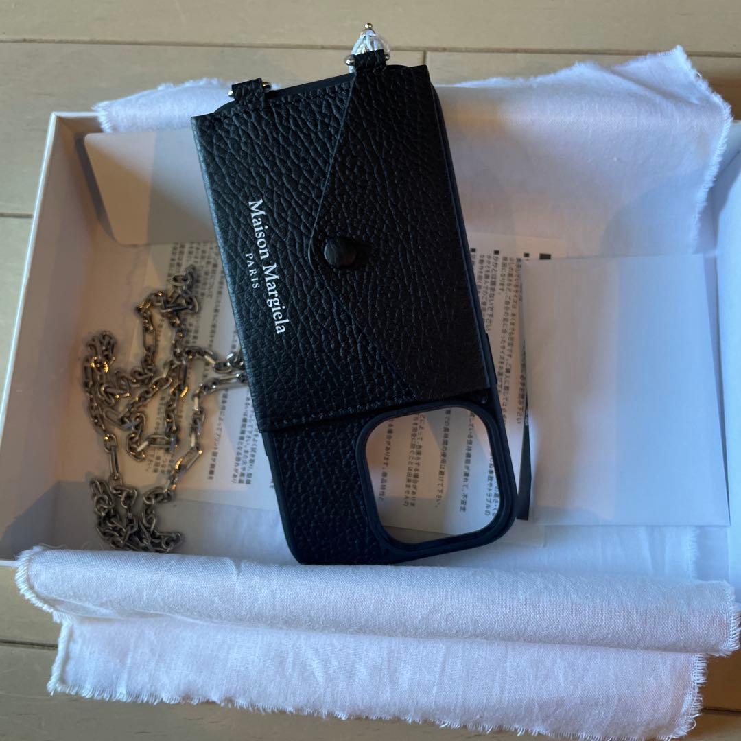 新品・未使用チェーン付きMaison Margiela iPhoneケース