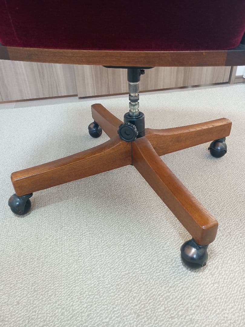 【週末値引】カリモク コロニアル デスクチェア ベロア赤【最大値下】