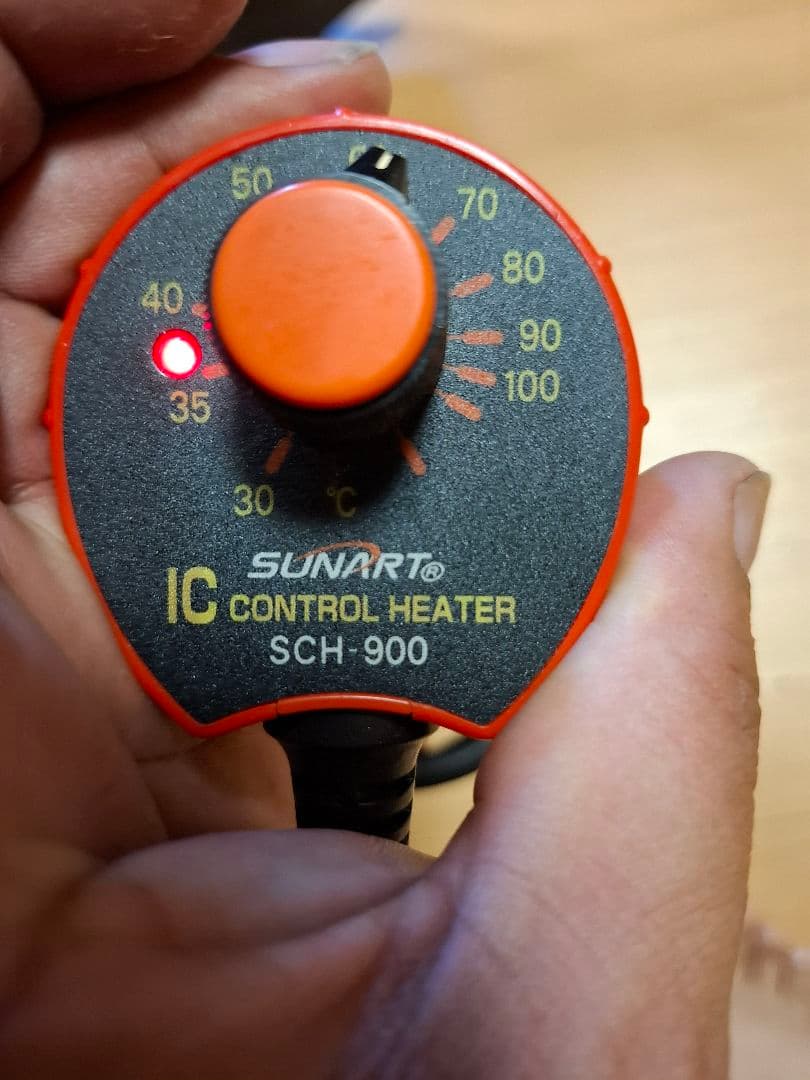 温度調整ヒーター 赤/銀
