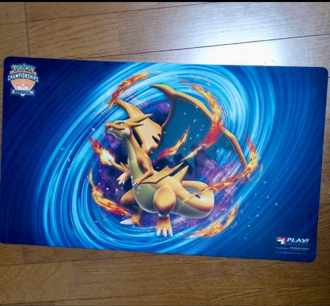 海外　メガリザードン　プレイマット