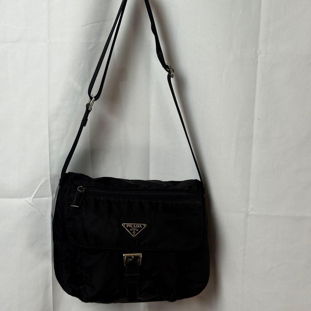 PRADAナイロン美品メッセンジャーバッグ三角ロゴブラック 斜めがけショルダー