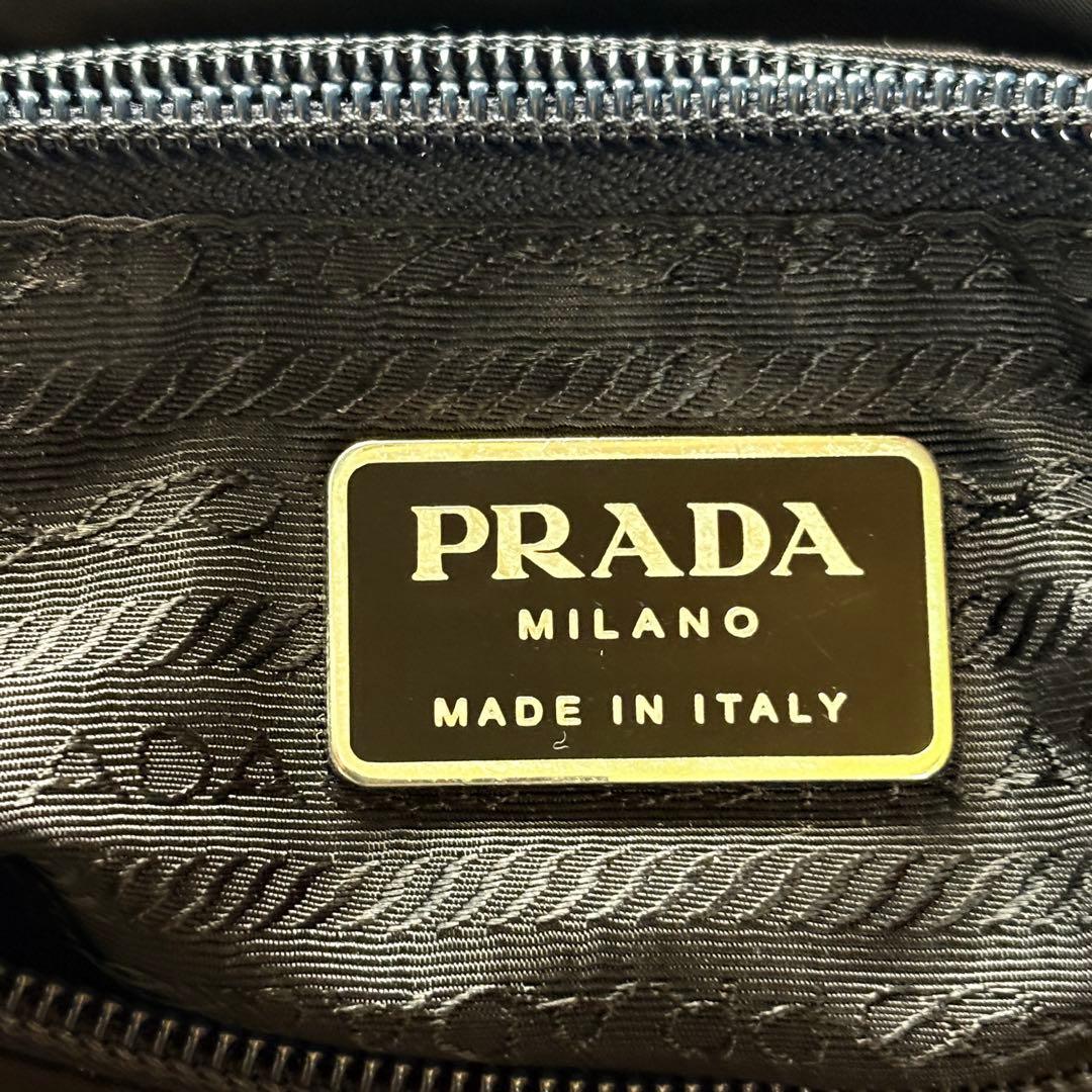 PRADAナイロン美品メッセンジャーバッグ三角ロゴブラック 斜めがけショルダー